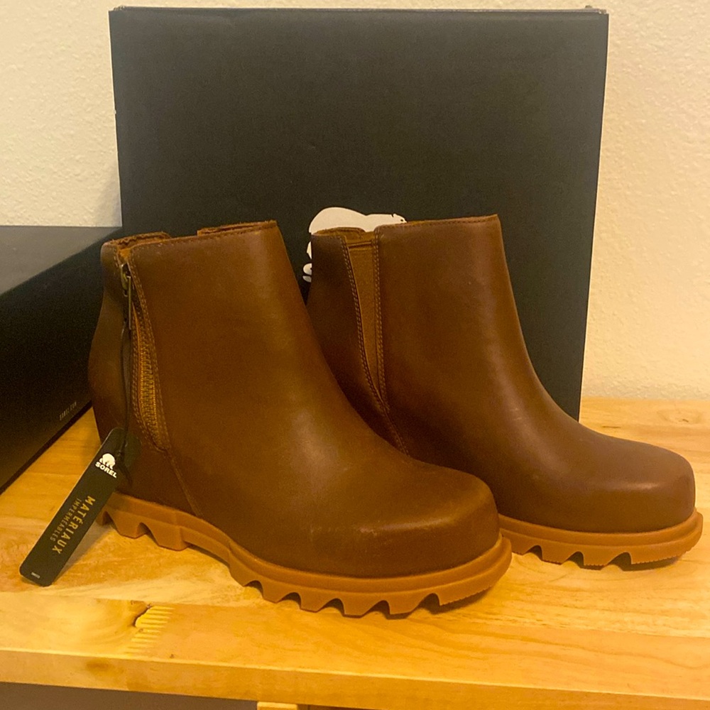 NWT Sorel Joan of Arctic Wedge III zip bootie